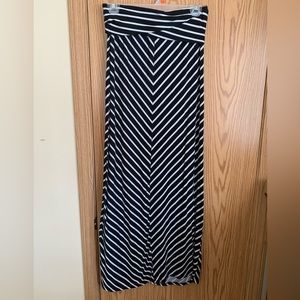 🍉Maxi skirt XS, George, chevron stripes, black and white, a-line, EUC